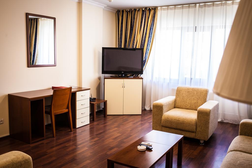 Europa Residence Atyraū Esterno foto